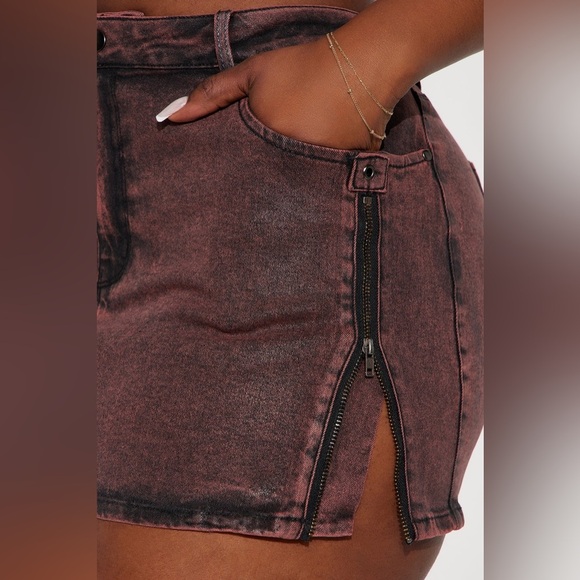Fashion Nova Mineral Wash Burgundy Mini Skirt NWT - Picture 2 of 5